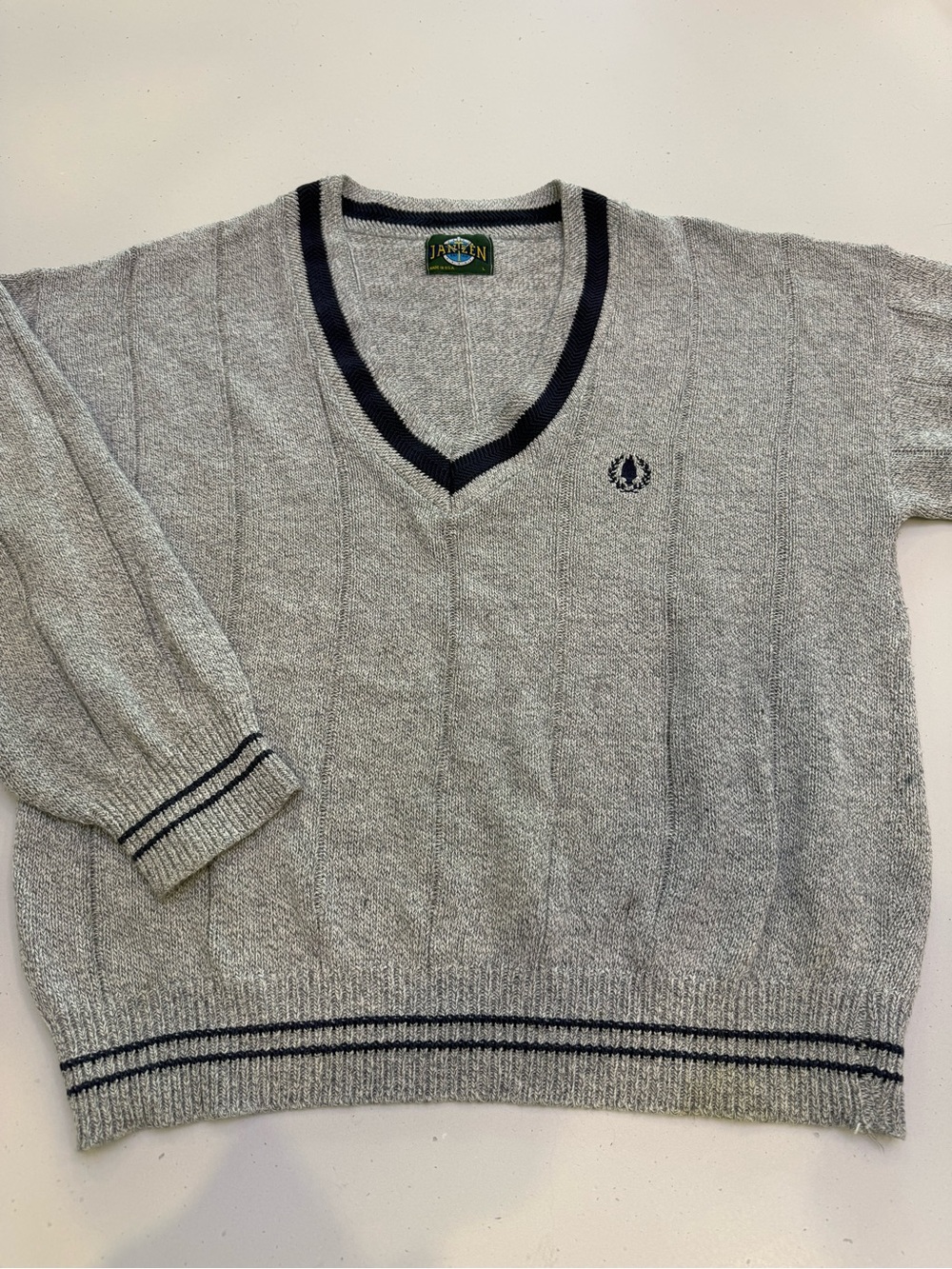 Vintage Jantzen USA Gray V-Neck Sweater Mens L Embroidered Logo Knit Pullover